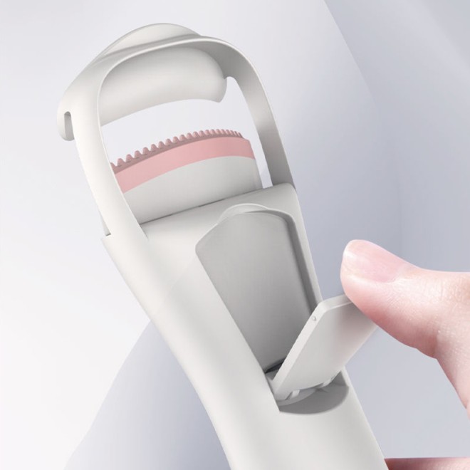 Premium Heated Eyelash Curler Portable Charging Long-Lasting Curling Beauty Tool