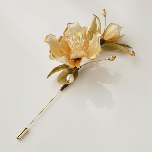 Intangible Cultural Heritage Velvet Flower White Tea Brooch