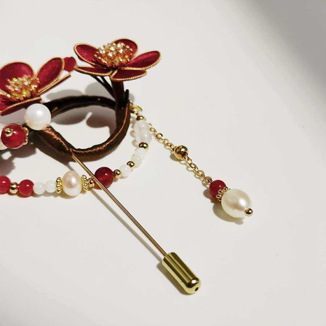 Intangible Cultural Heritage Velvet Flower Brooch