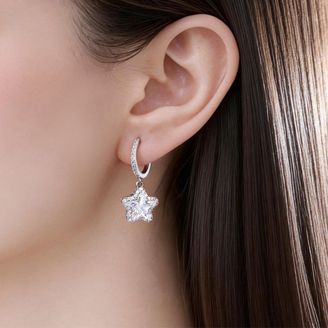 Minimalist Five-Pointed Star Earrings