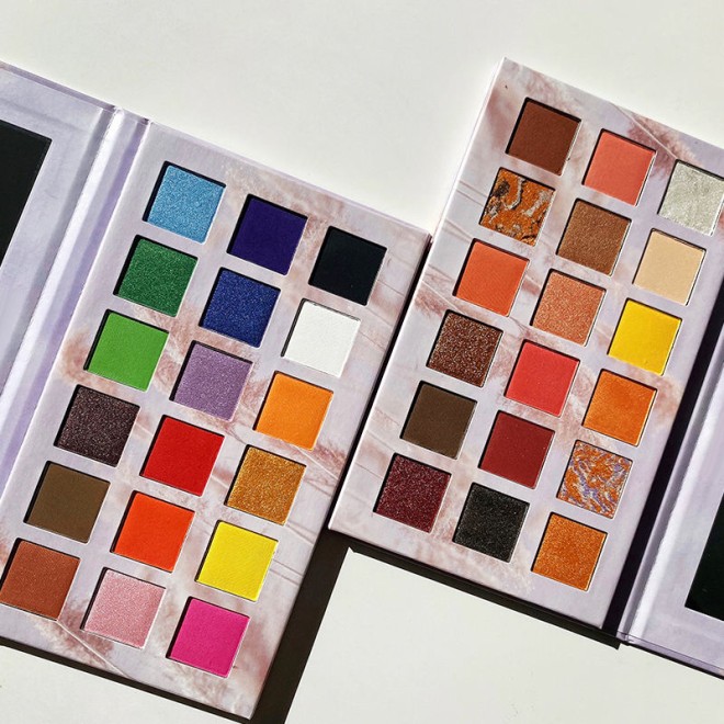18-Color Eyeshadow Palette High Pigment Waterproof Makeup Tray Set