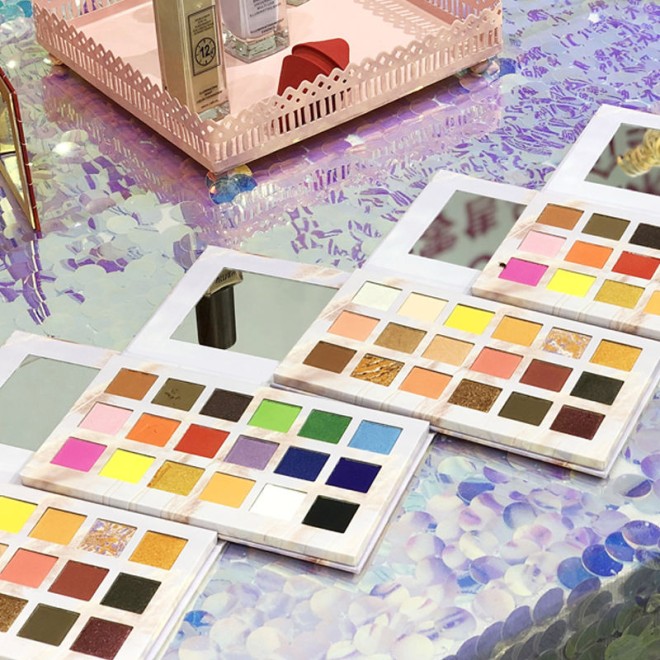 18-Color Eyeshadow Palette High Pigment Waterproof Makeup Tray Set