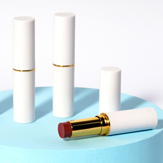 Brightening Gloss Vegan Lip Gloss Plumping and Pinkish, Mineral Oil Free