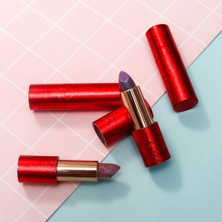 Simple and Stylish Long-Lasting Matte Lipstick