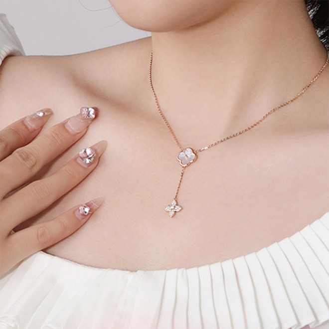 Simple Four-Leaf Clover Zircon Sterling Silver Necklace