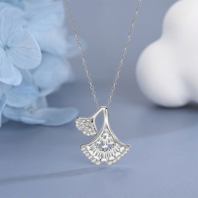 Pure Silver Zircon Leaf Pendant Necklace