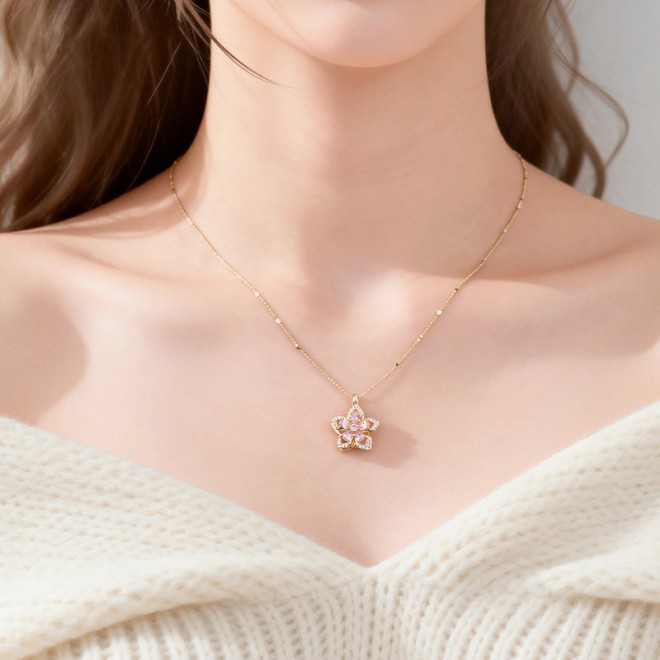 Rotating Flower Pendant Collarbone Chain