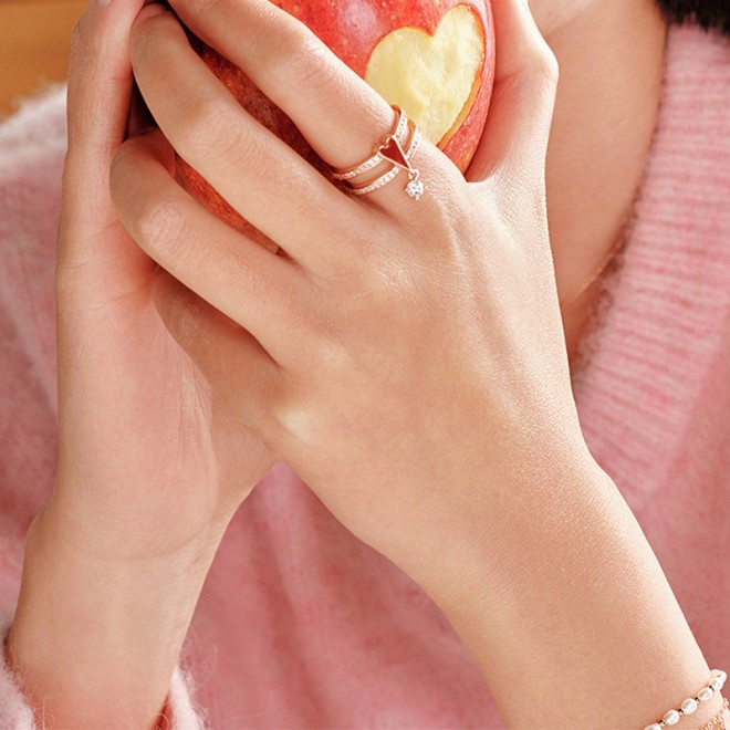 Elegant Heart Design Temperament Ring
